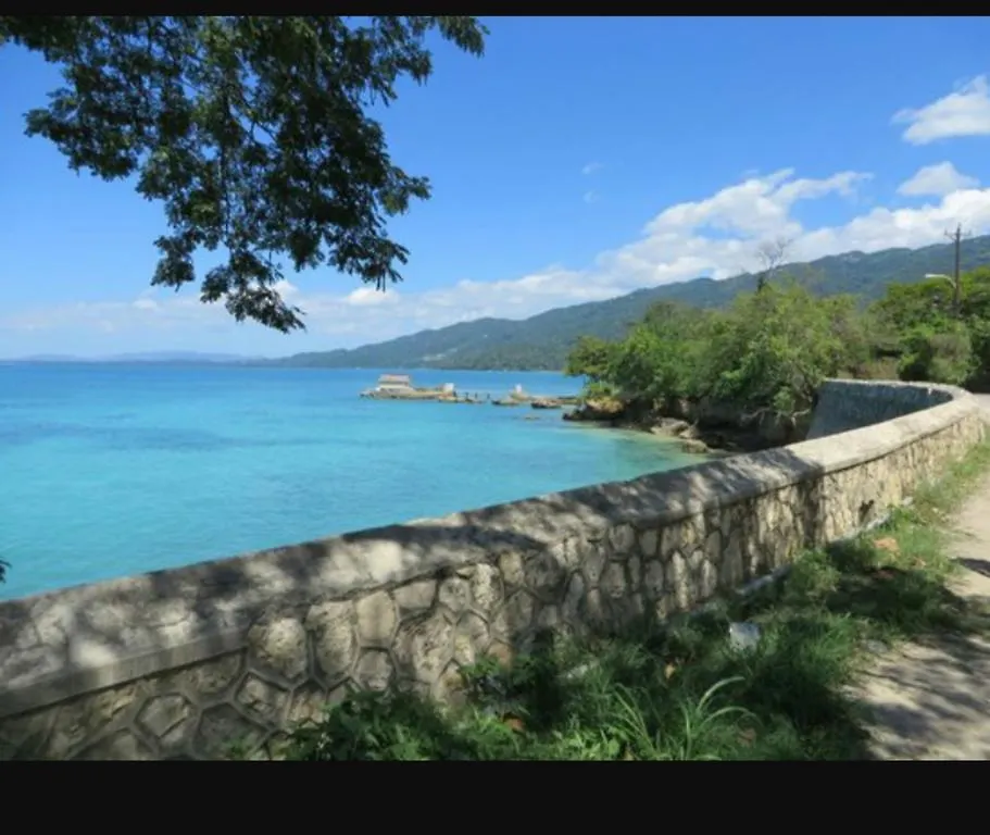Shades Cottage Guesthouse Blue Hole
