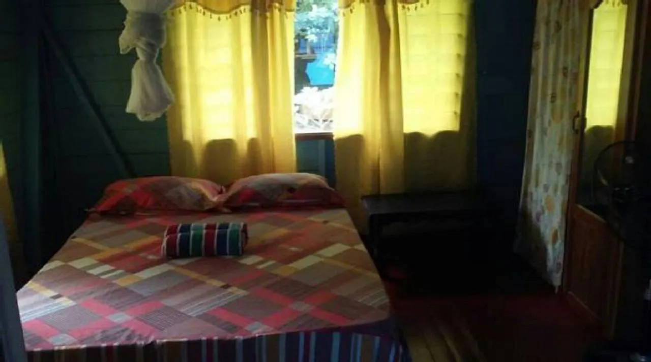 Shades Cottage Guesthouse Blue Hole 0*,  جامايكا